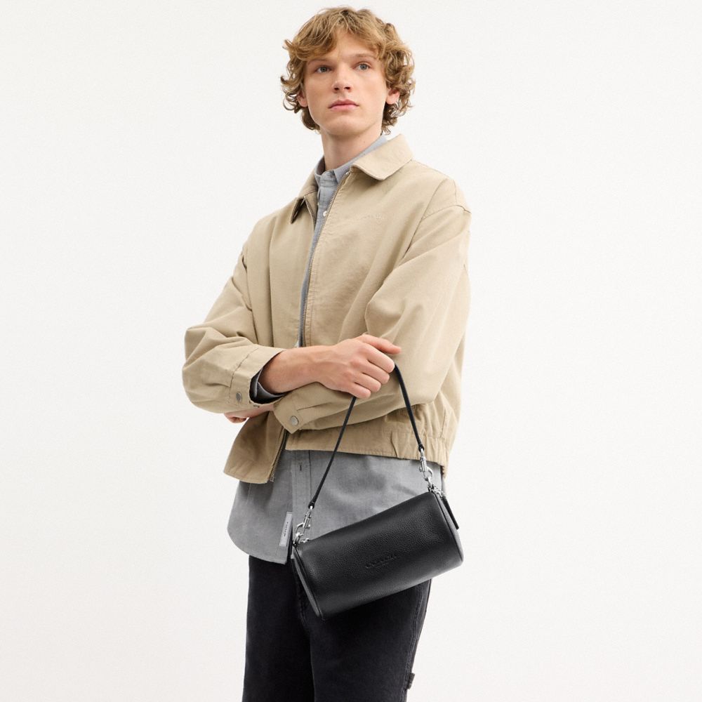 ANDRE BARREL BAG 24