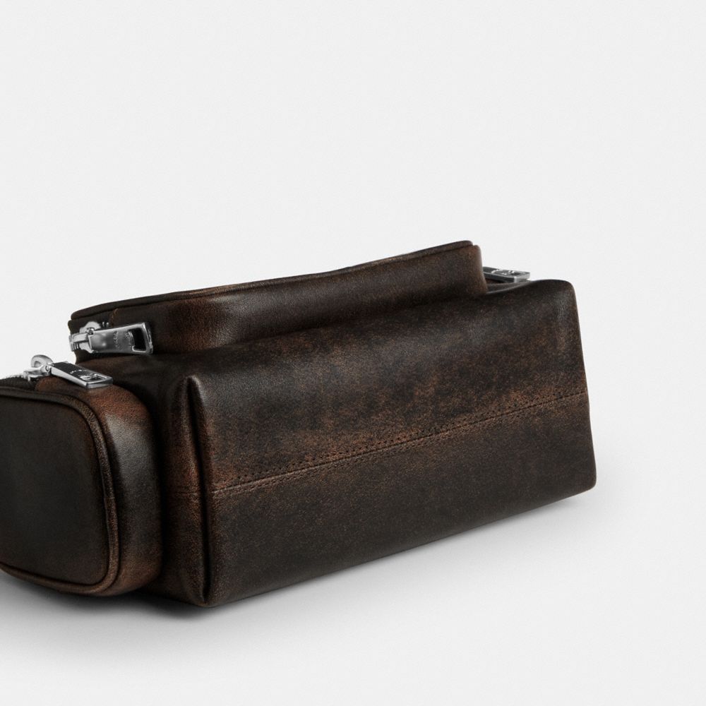 LAUREL SHOULDER BAG 22 WITH POCKETS IN LOVED LEATHER