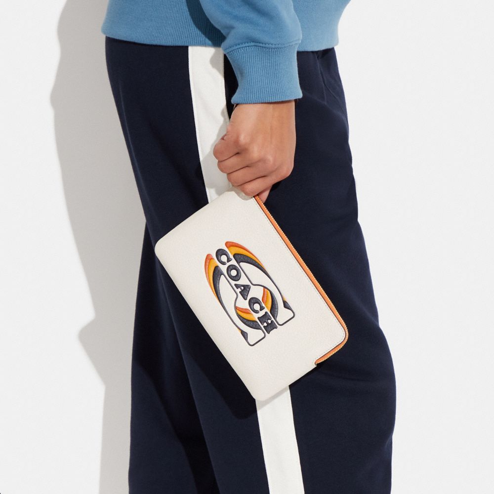 LARGE CORNER ZIP WRISTLET WITH COACH STAMP