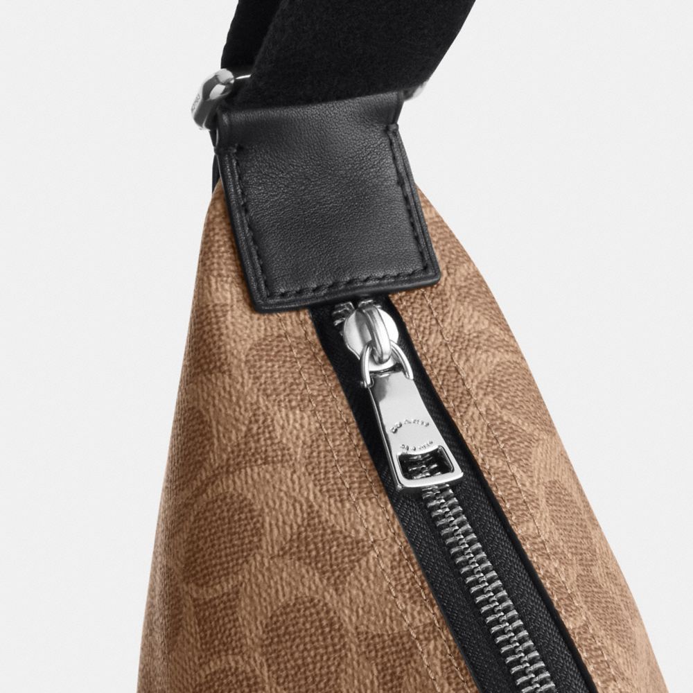 FINN HOBO BAG 32 IN SIGNATURE CANVAS