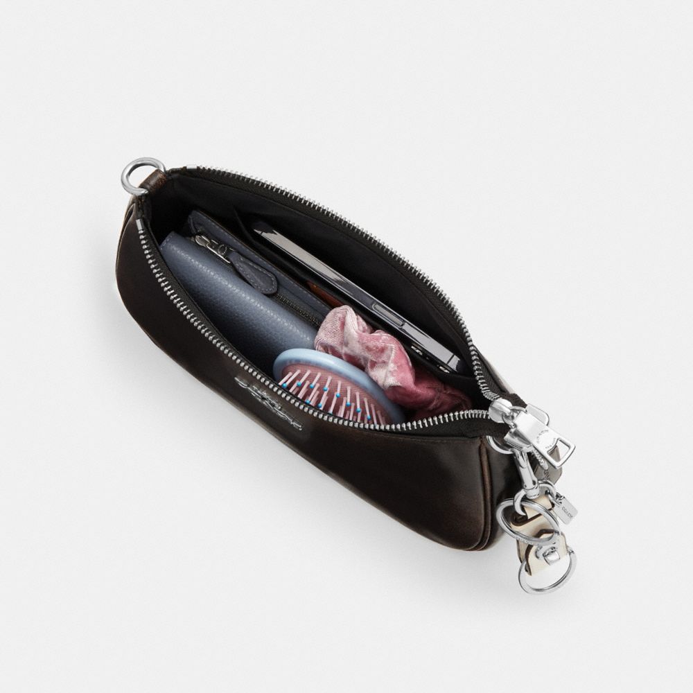 TERI SHOULDER BAG IN LOVED LEATHER