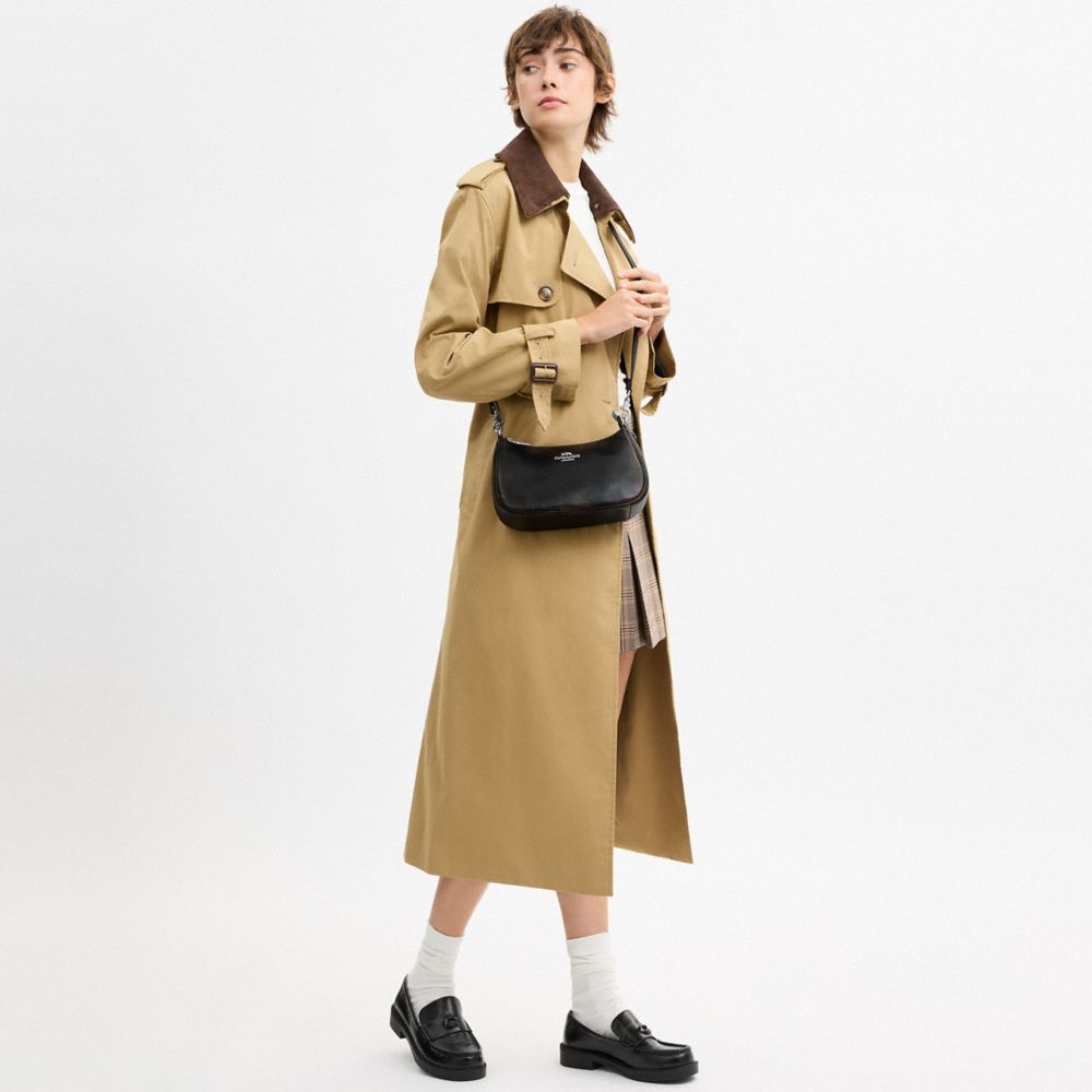 TERI SHOULDER BAG IN LOVED LEATHER