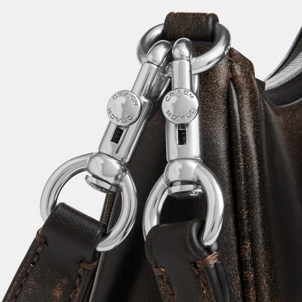 TERI SHOULDER BAG IN LOVED LEATHER