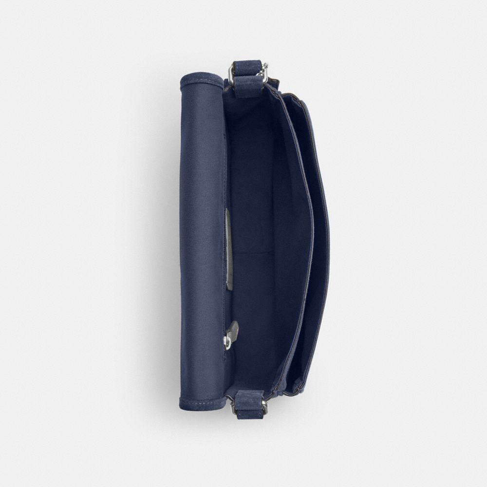 COLBY MESSENGER BAG 28