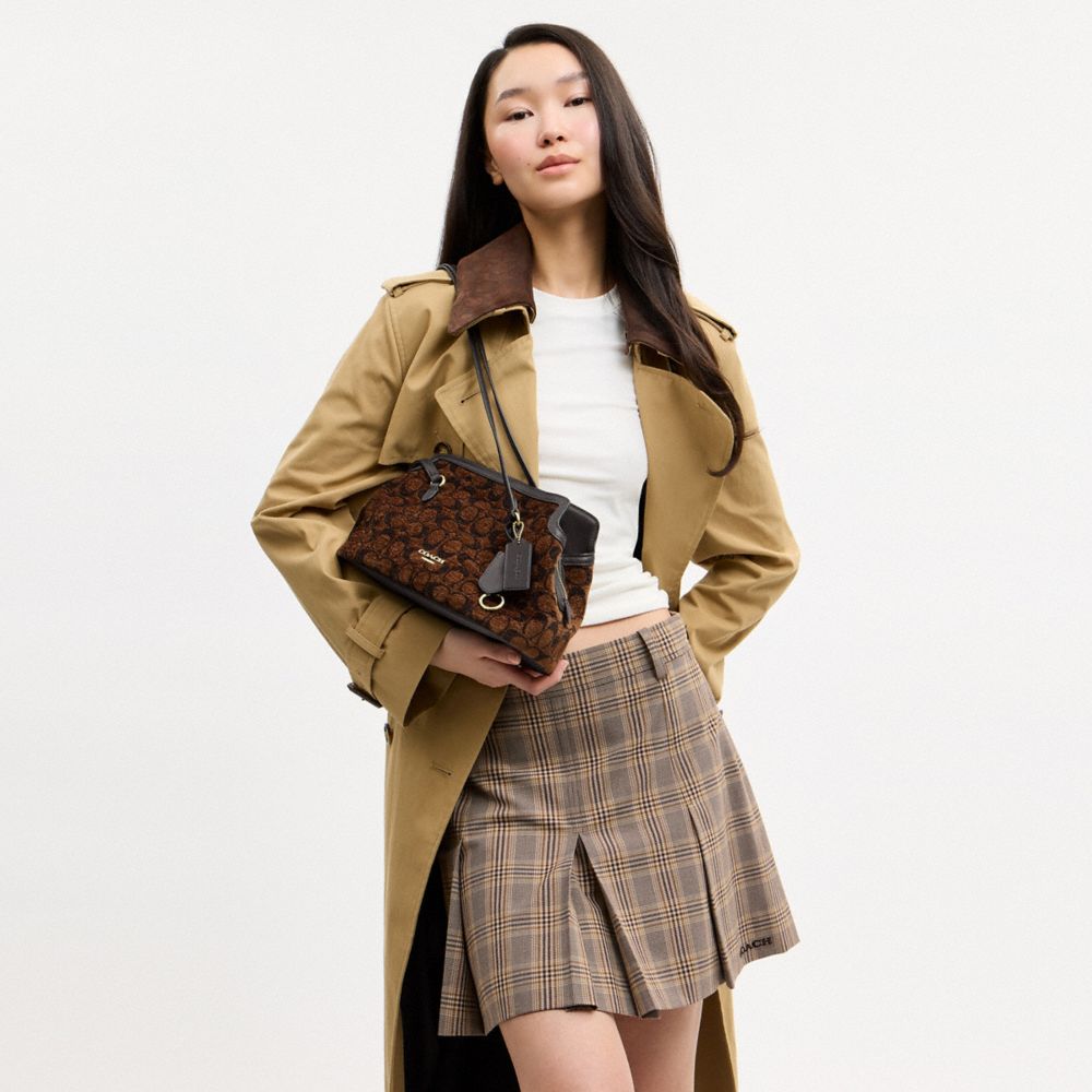ELISE SHOULDER BAG IN SIGNATURE CHENILLE