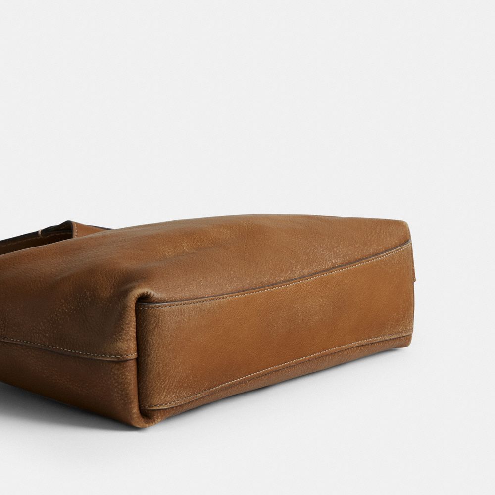 BROOKLYN SHOULDER BAG 28 IN LOVED LEATHER