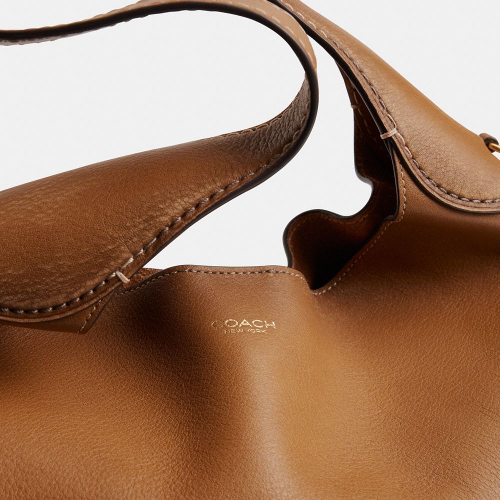 BROOKLYN SHOULDER BAG 34 IN LOVED LEATHER