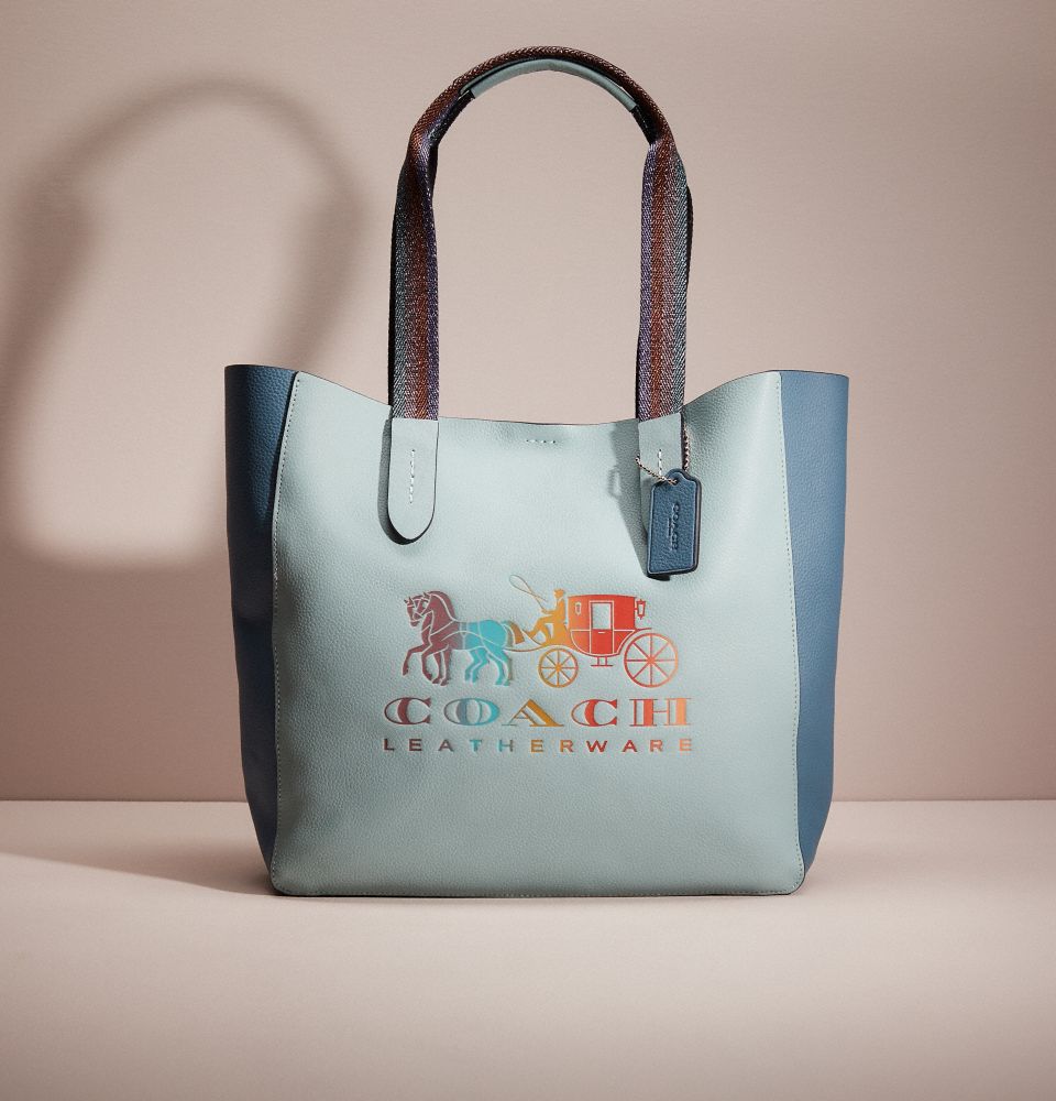 CG034 - Restored Grove Tote With Horse And Carriage Silver/Light Turquoise