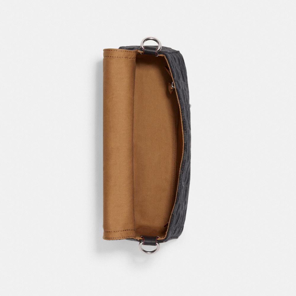 SOFT TABBY 經典 SIGNATURE 丹寧面料柔軟單肩手袋