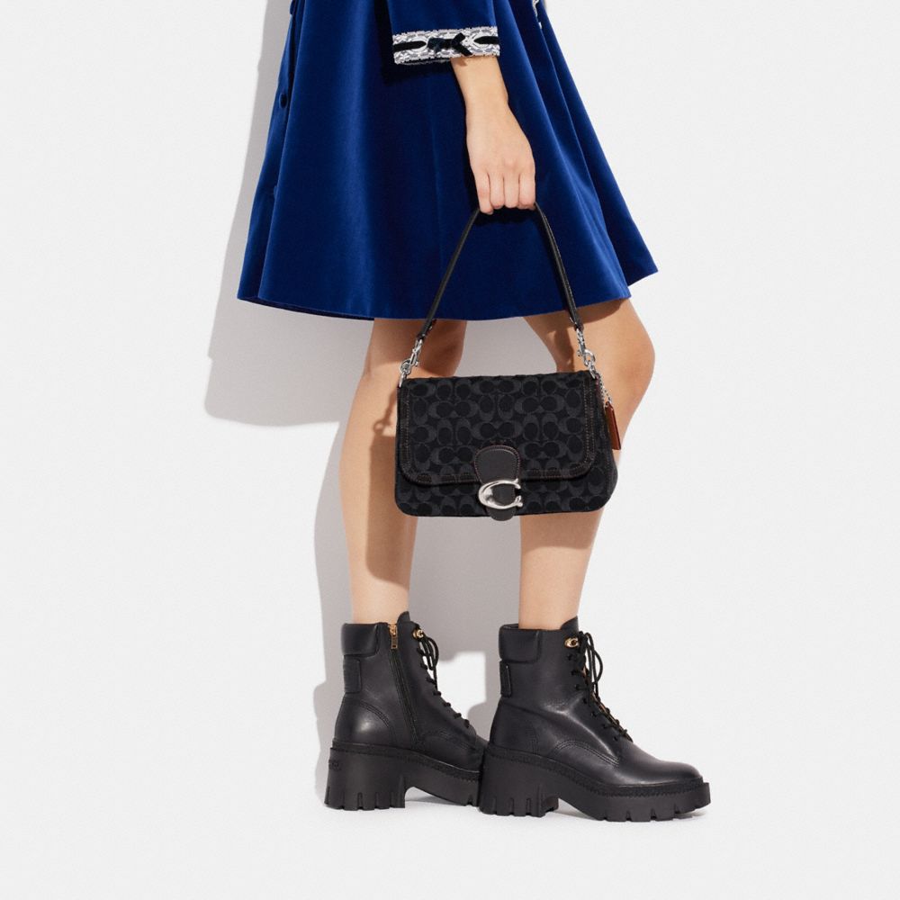 SOFT TABBY 經典 SIGNATURE 丹寧面料柔軟單肩手袋