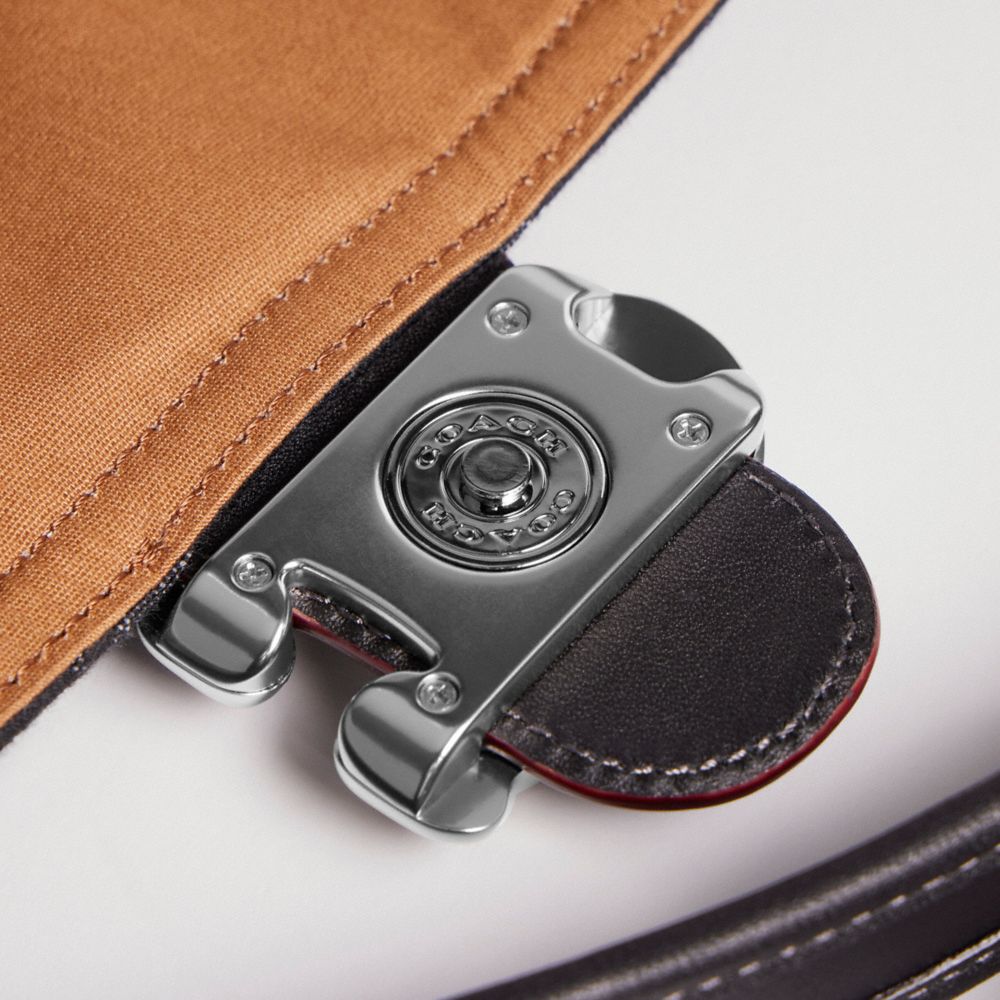 SOFT TABBY 經典 SIGNATURE 丹寧面料柔軟單肩手袋