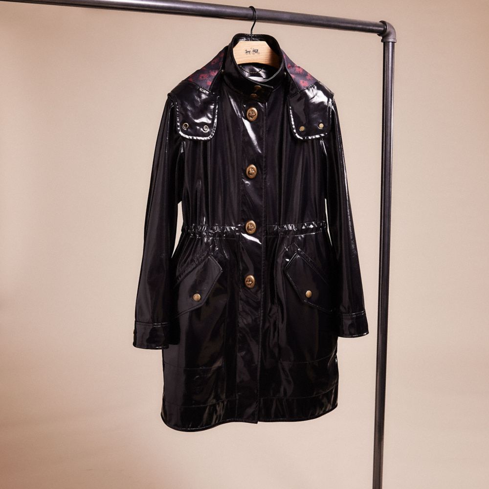 CG466 - Restored Raincoat With Horse And Carriage Print Lining Black