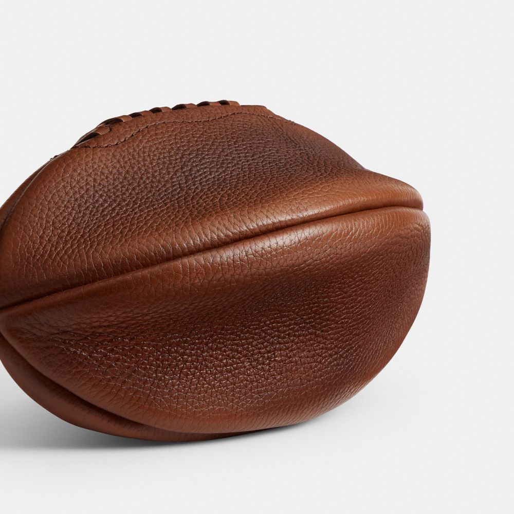 FOOTBALL KISSLOCK FRAME 再生皮革手袋
