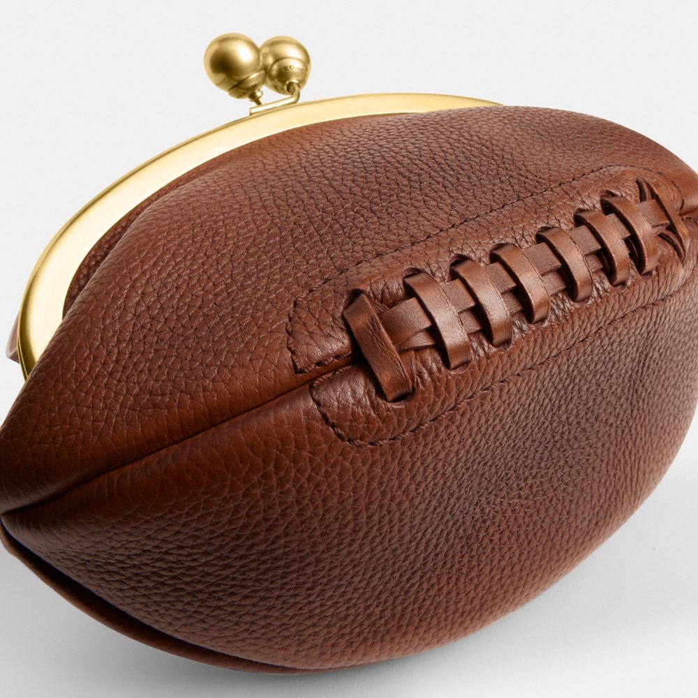 FOOTBALL KISSLOCK FRAME 再生皮革手袋