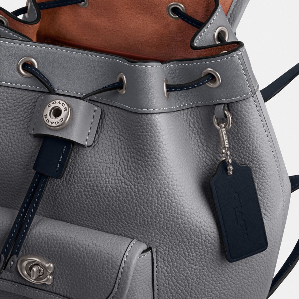 RIYA 21 撞色設計後背包