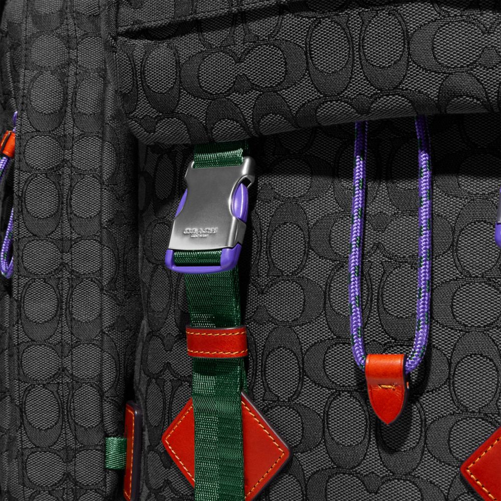 UTILITY 經典 SIGNATURE 緹花面料後背包