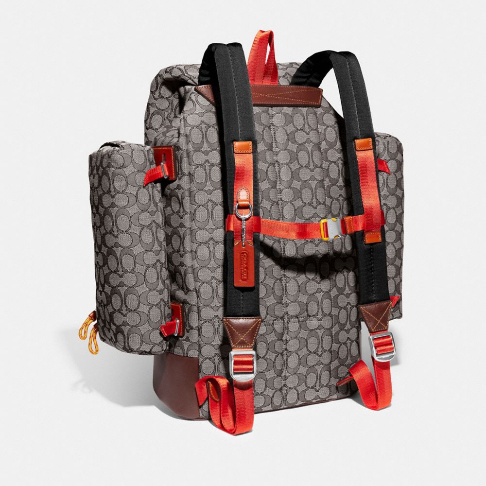 UTILITY 經典 SIGNATURE 緹花面料後背包