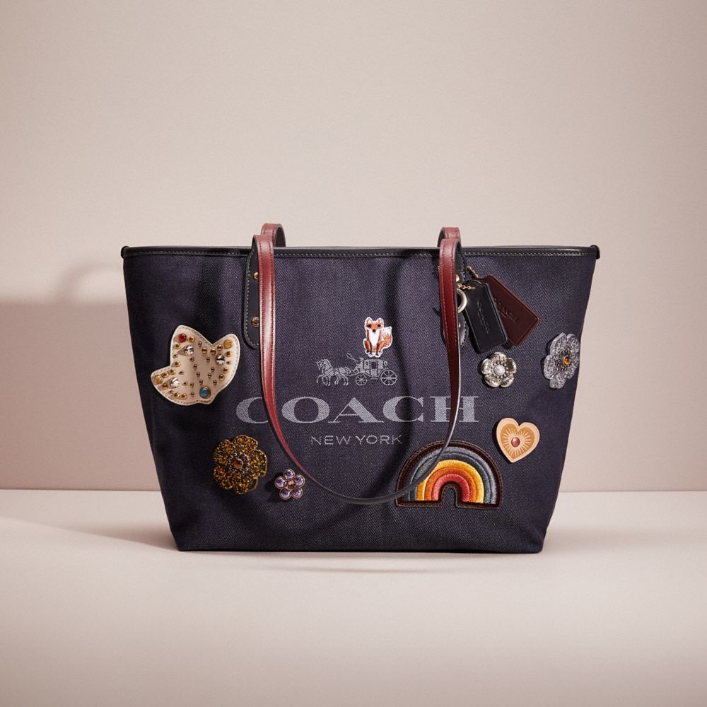 CI632 - Upcrafted City Zip Tote With Horse And Carriage GD/Denim