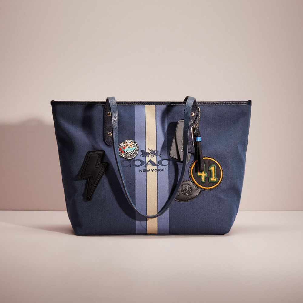 CJ100 - Upcrafted City Zip Tote With Horse And Carriage Gold/Blue Midnight Navy