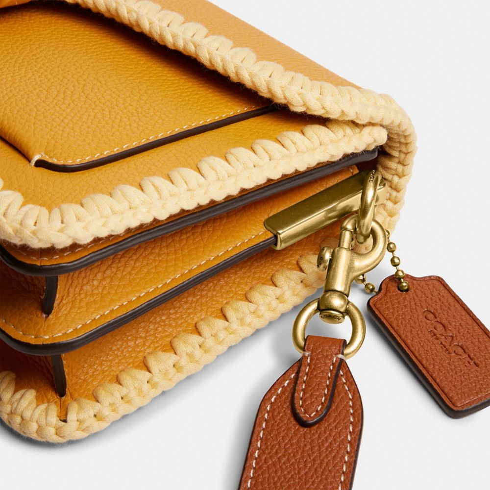 TABBY 26 鉤針編織單肩手袋