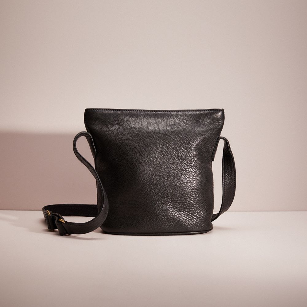 CJ755 - Vintage Sonoma Small Bucket Zip Bag Brass/Black