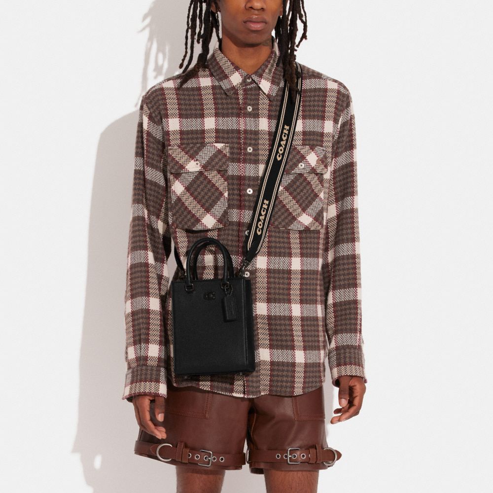 TOTE 16 經典 SIGNATURE 帆布襯裡托特手袋