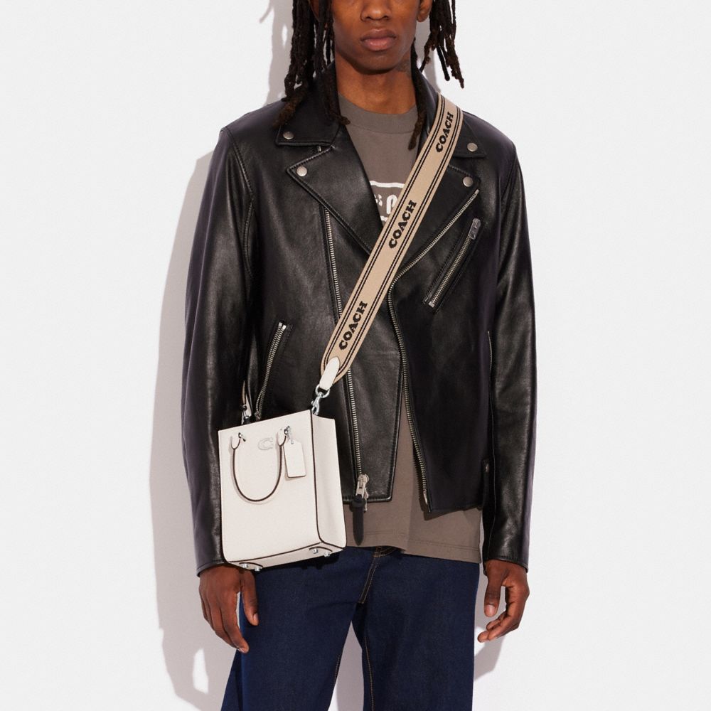 TOTE 16 經典 SIGNATURE 帆布襯裡托特手袋