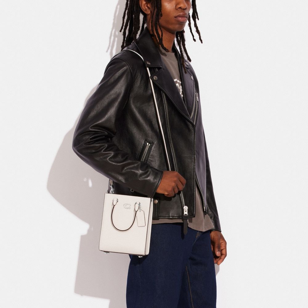 TOTE 16 經典 SIGNATURE 帆布襯裡托特手袋