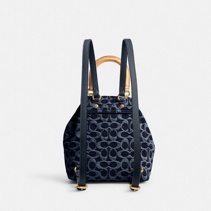 COACH Official Site Official page | RIYA BACKPACK 21 IN SIGNATURE 