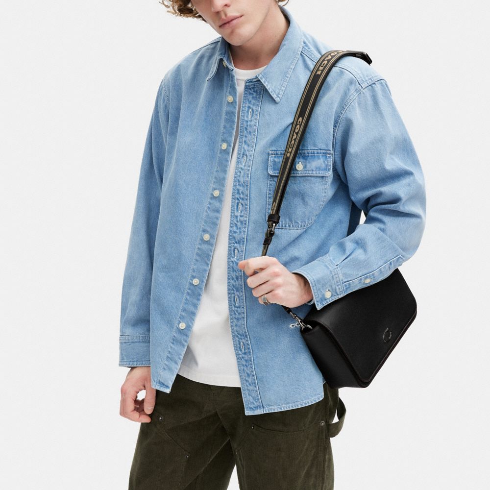 MESSENGER 經典 SIGNATURE 帆布襯裡手袋