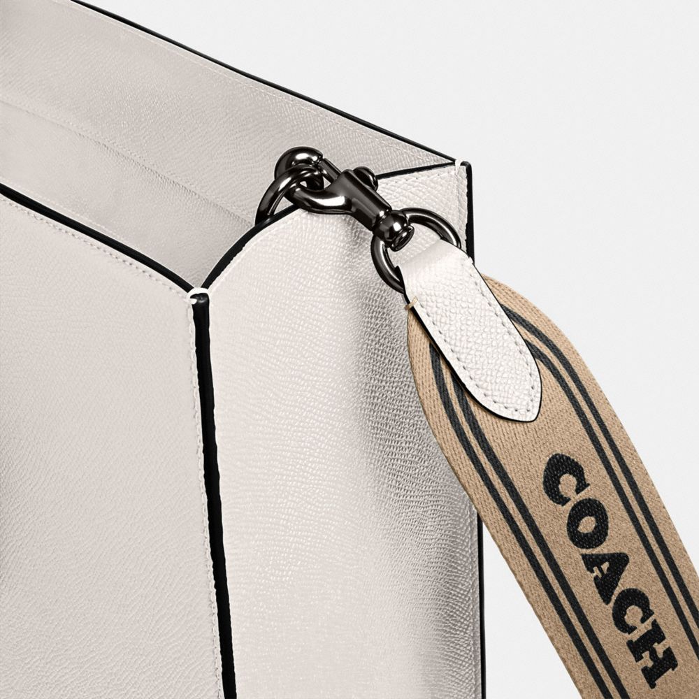 TOTE 40 經典 SIGNATURE 帆布襯裡托特手袋