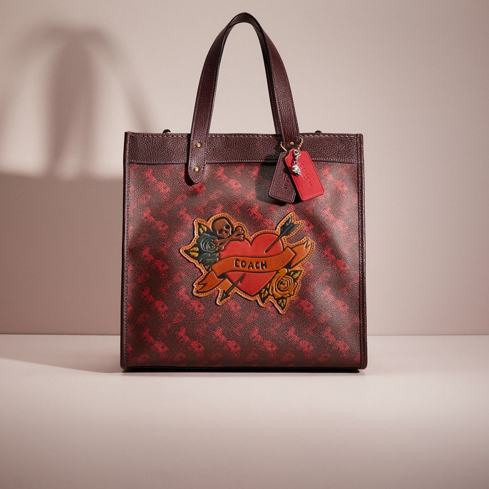 CL039 - Upcrafted Field Tote With Horse And Carriage Print Brass/Oxblood Cranberry