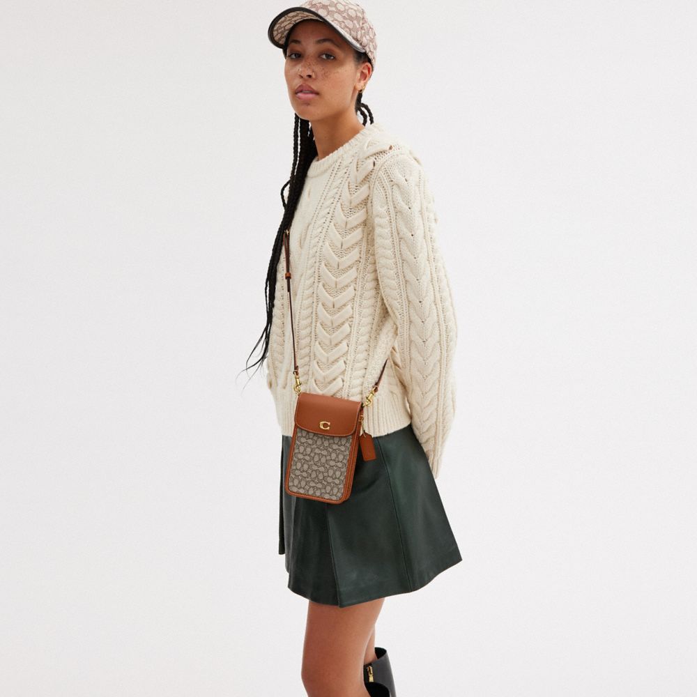 迷你經典 SIGNATURE 緹花面料斜背手機包