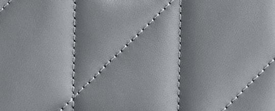 KIRA 絎縫斜背手袋