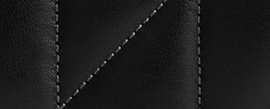 KIRA 絎縫斜背手袋