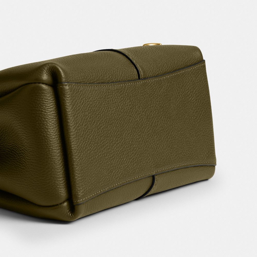 LANA SHOULDER BAG 23