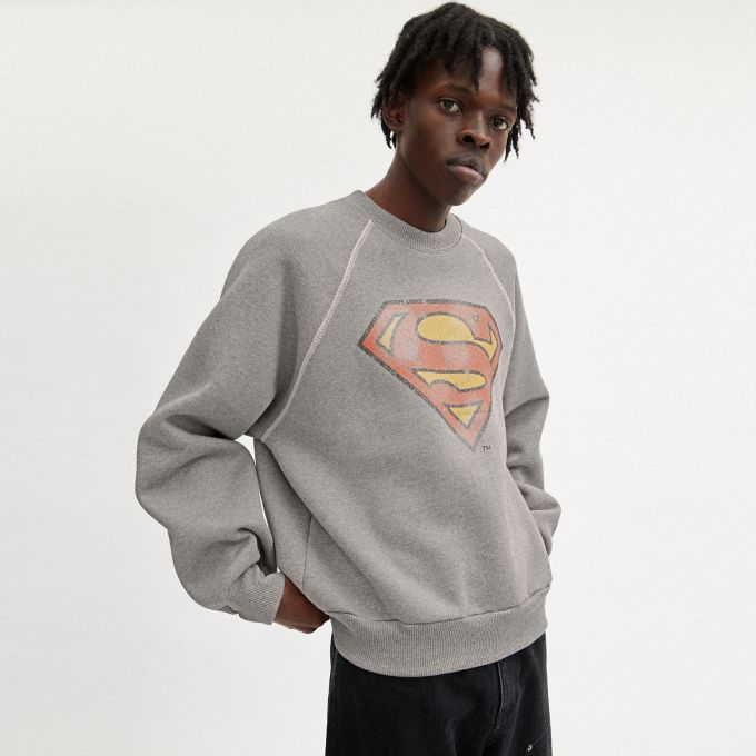 Superman crewneck online sweatshirt