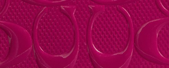 經典 SIGNATURE 皮革心型手袋