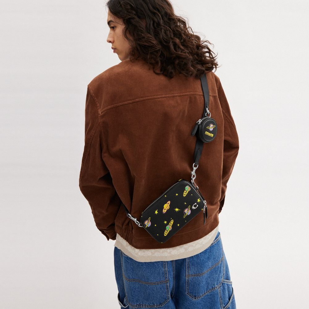 CHARTER COACH 宇宙主題行星印花窄版斜背手袋