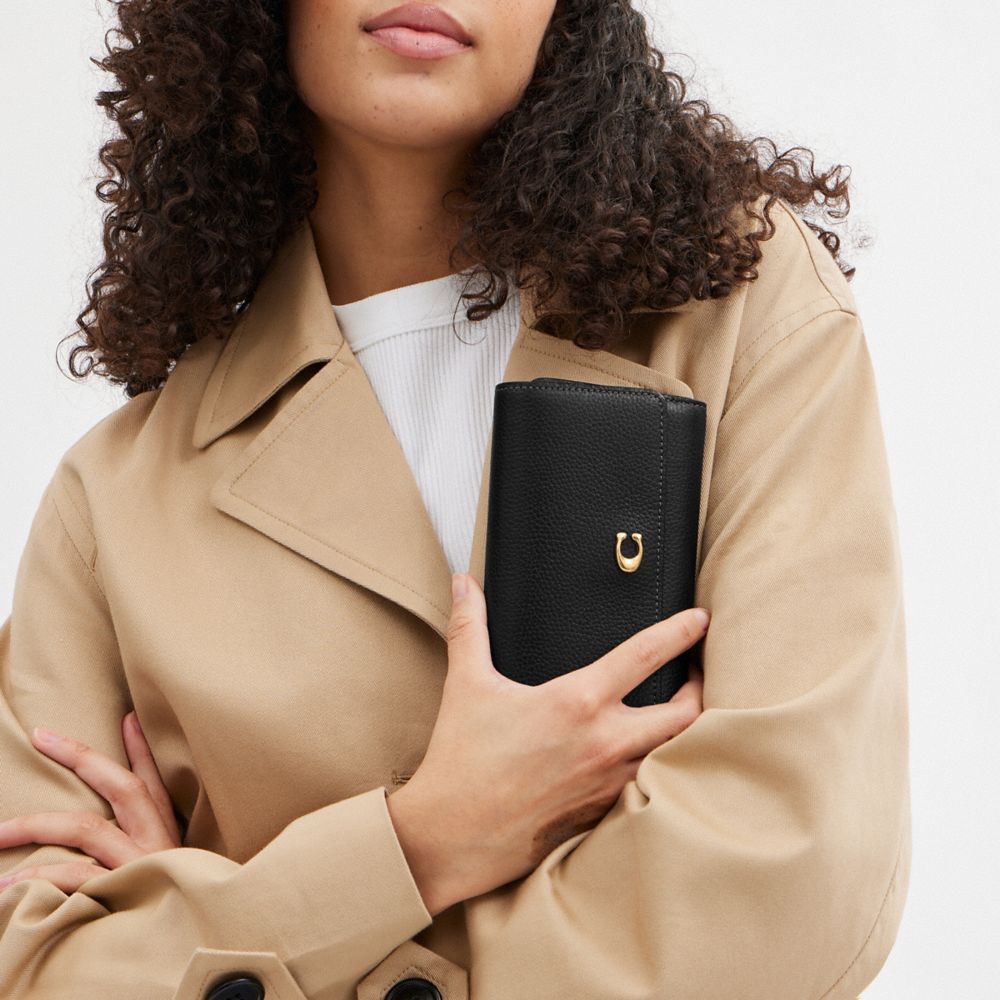 ESSENTIAL MEDIUM FLAP WALLET