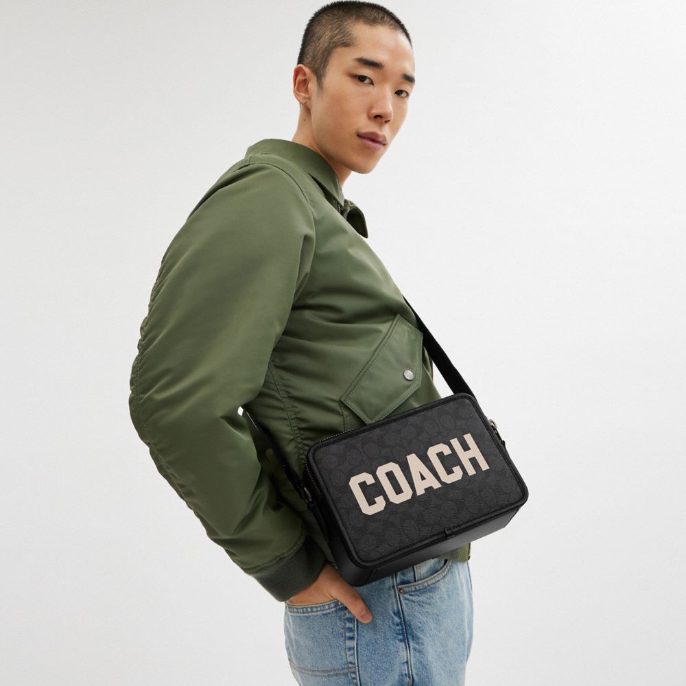 CHARTER 24 經典 SIGNATURE 帆布 COACH 圖樣斜背手袋