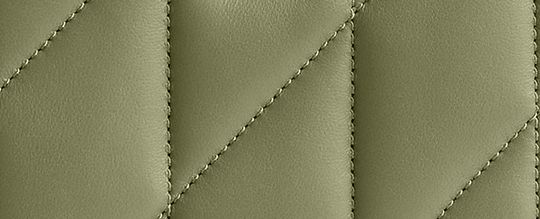 ACCORDION 豐盈絎縫拉鍊皮夾