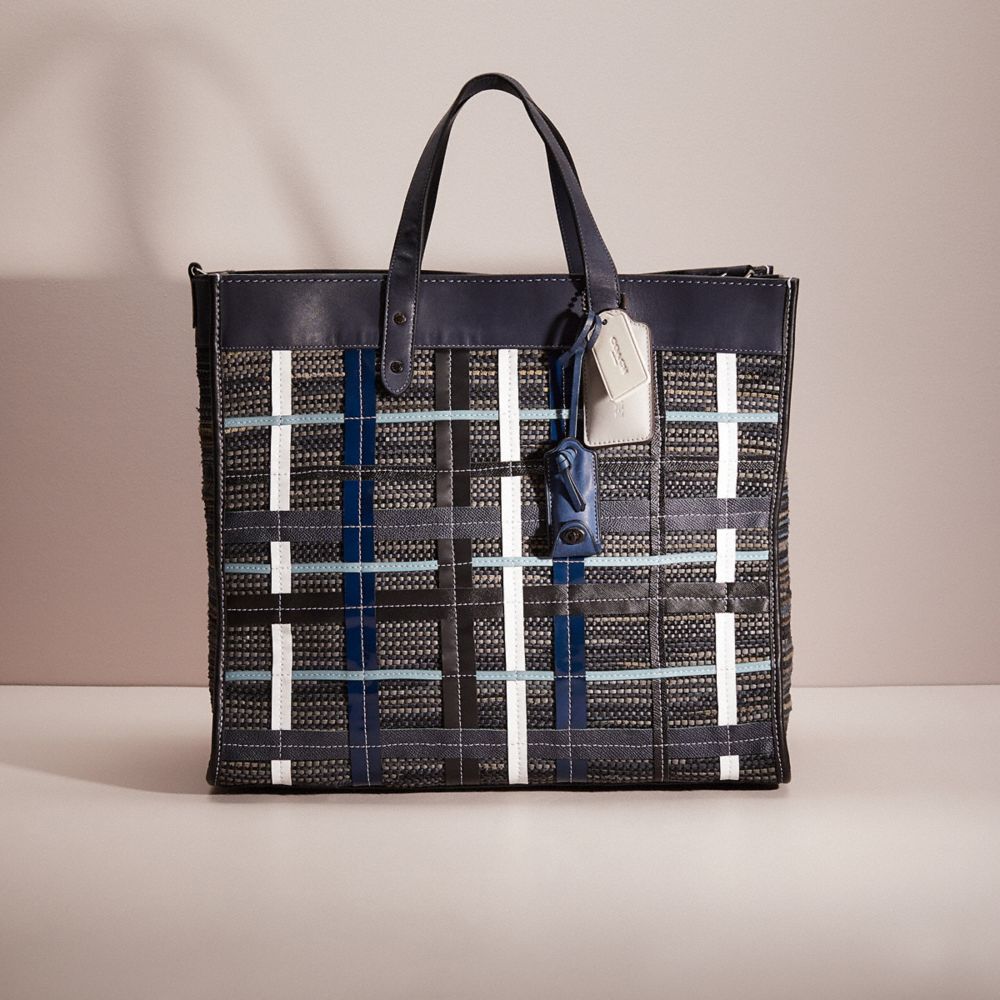 CP724 - Upcrafted Field Tote 40 In Upwoven Leather Black Copper/Navy