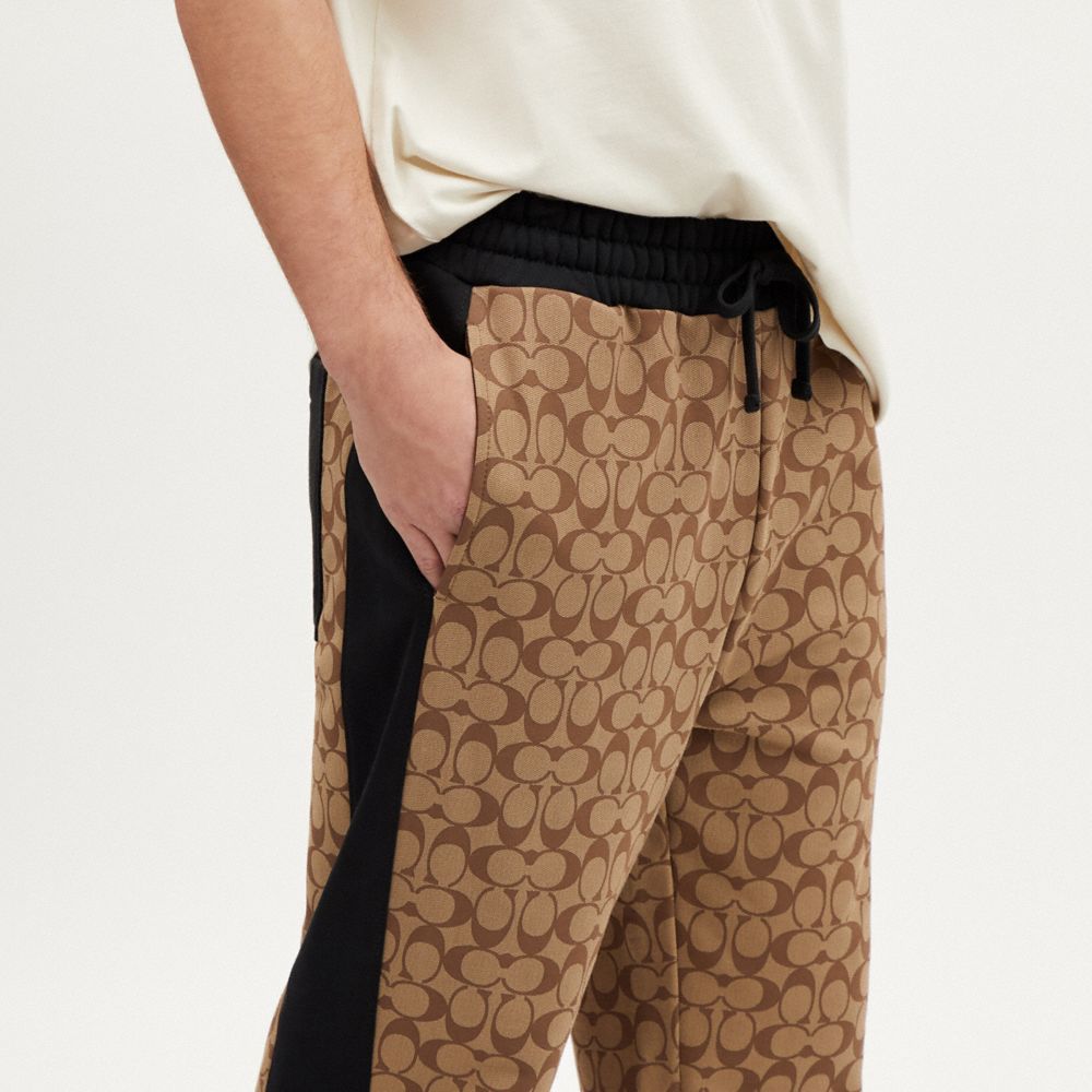 SIGNATURE SWEATPANTS