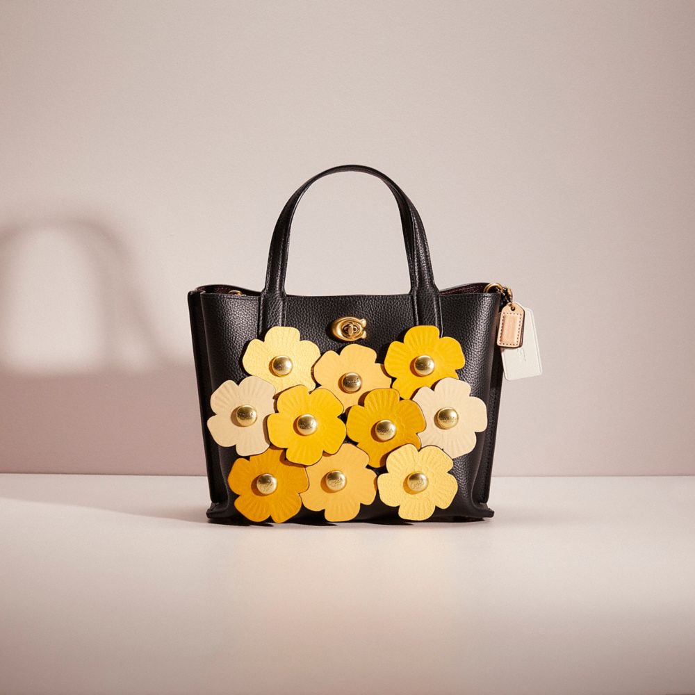 CQ384 - Upcrafted Willow Tote 24 Brass/Black