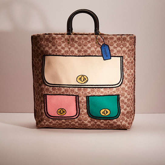 CQ691 - Restored Rogue Tote In Recycled Signature Canvas With Trompe L'oeil Print Brass/Tan Natural Multi