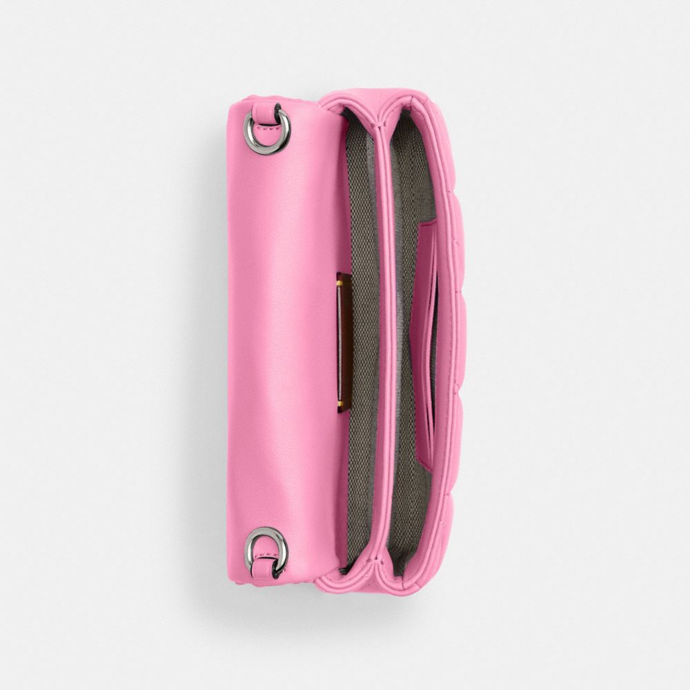 TABBY 菱形豐盈絎縫斜背手腕包