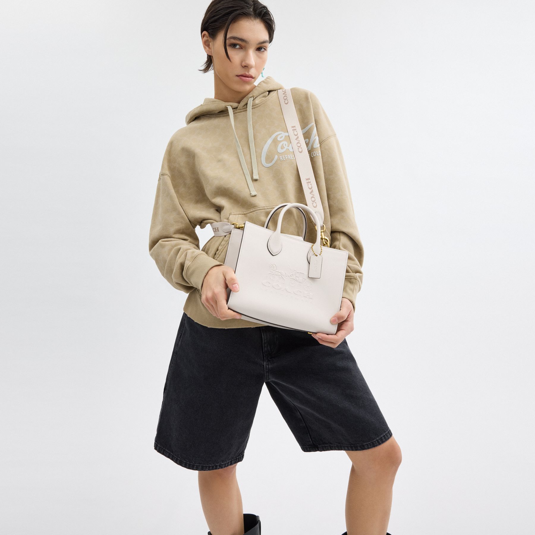 ACE 26 托特手袋| COACH 官方網站Official page
