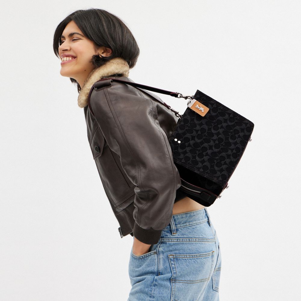 ROGUE 25 IN SIGNATURE DENIM