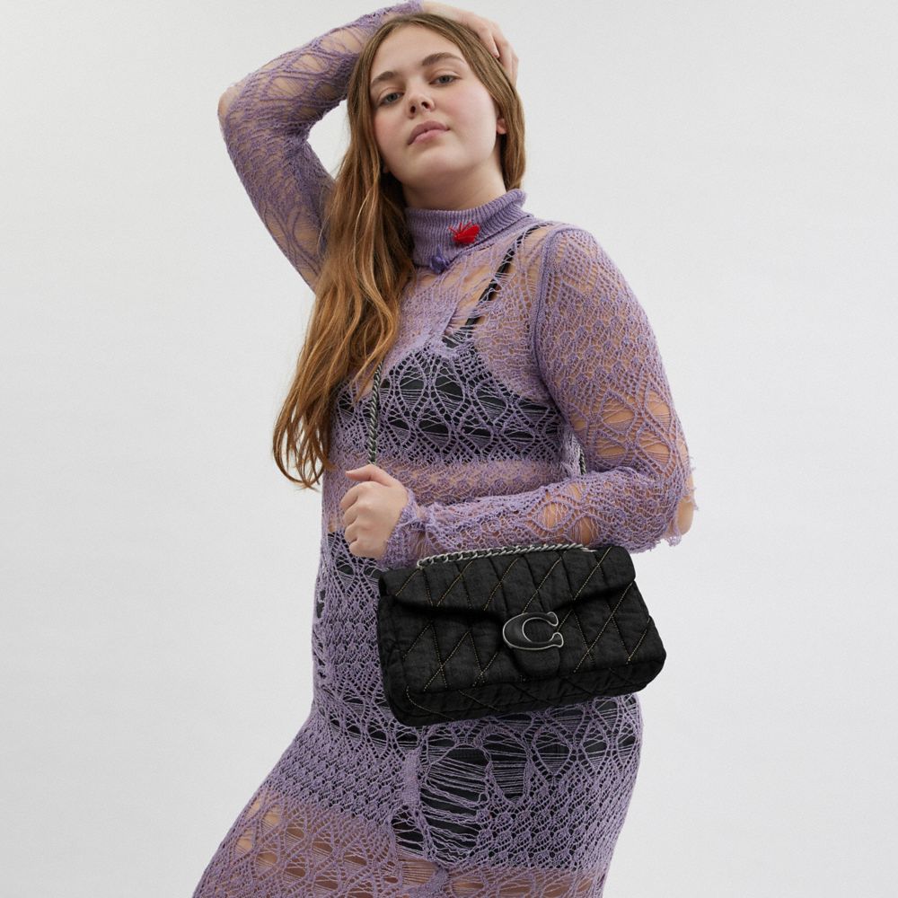 TABBY 26 絎縫單肩手袋